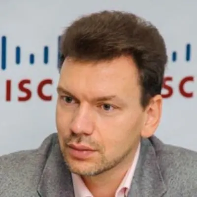 ДМИТРИЙ ШУСТЕР